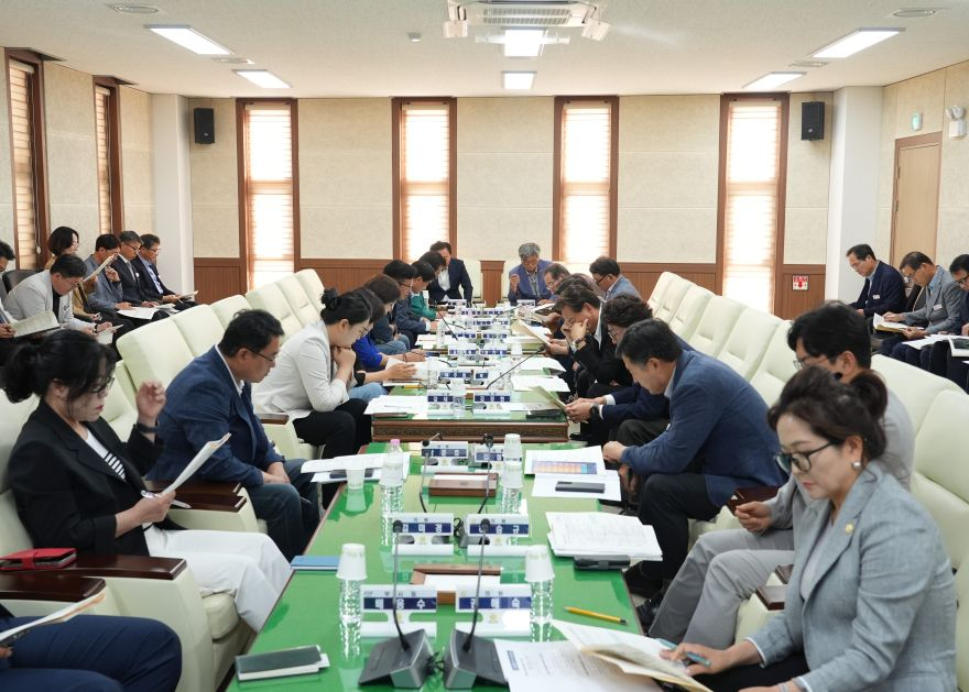 간담회 사진.jpg