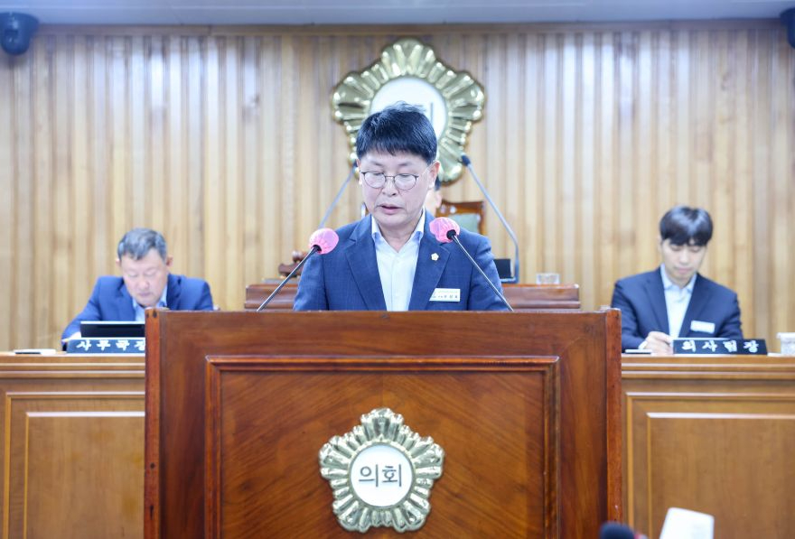 2-1. 제303회 임시회 제2차 본회의 5분 자유발언 사진(손성호).jpg