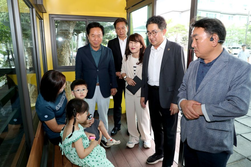 0802 안동시  어린이 안심승강장 ‘안동 1호점’ 개소 (2).jpg