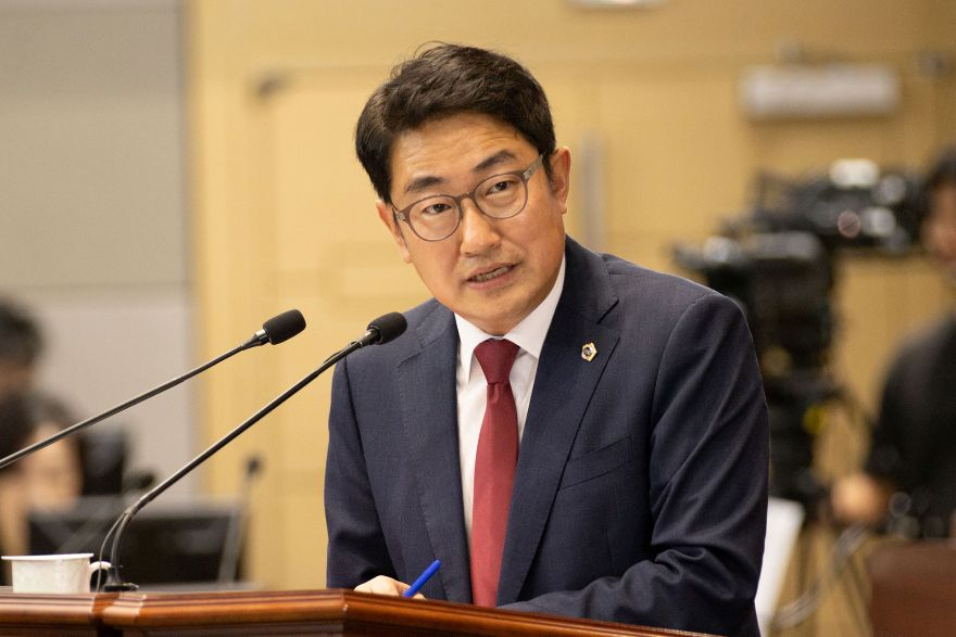 2026.08.31 제365회 임시회 제2차본회의 도정질의 권백신의원님_1.jpg