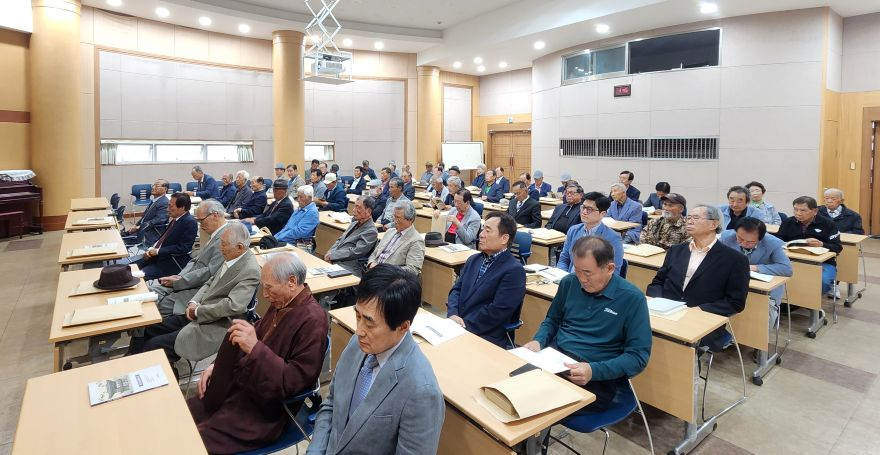 영주-3-2 영주시, 제민루와 영주 의국의 역사적 위상 되짚어(참여 시민들이 발표내용을 청취하고 있다).jpg