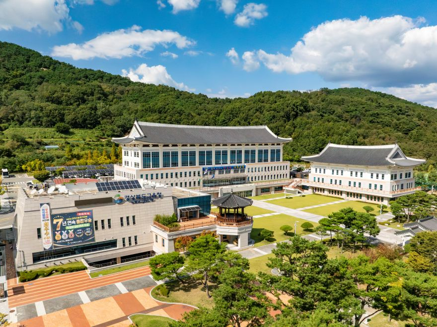 1.경북교육청_2027학년도_중등교사_임용시험_시행계획_공고_(전경사진_02).jpg