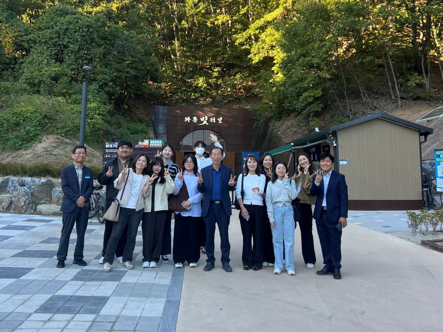 [행정지원과] 안동교육지원청, 「지난 길에 새로운 빛을 더하다」 거꾸로 멘토링 실시.jpg