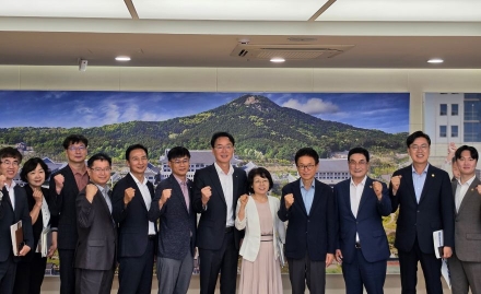 황병직 영주시장·지역 도의원 ‘원팀’ 행보… 경북도 찾아 미래 8대 핵심사업 전폭 지원 건의