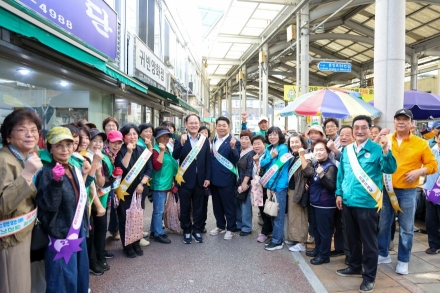 영주시의회, 추석 맞아 전통시장 장보기 행사 펼쳐
