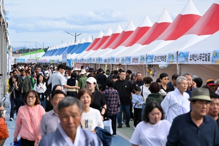 ‘2026 영주 풍기인삼축제’ 흥행 열풍… 주말·평일 나들이객 인산인해